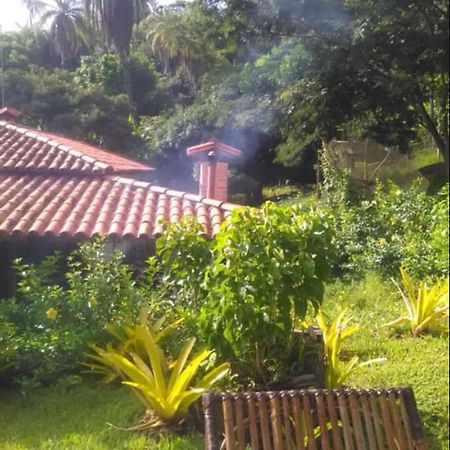 Pousada Rancho Flores คาเอเต้ ภายนอก รูปภาพ
