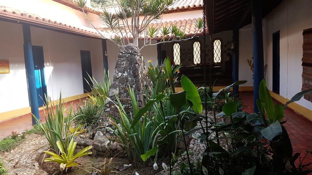 Pousada Rancho Flores คาเอเต้ ภายนอก รูปภาพ