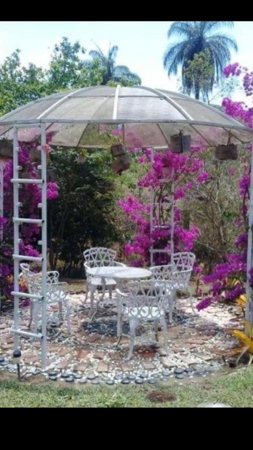 Pousada Rancho Flores คาเอเต้ ภายนอก รูปภาพ
